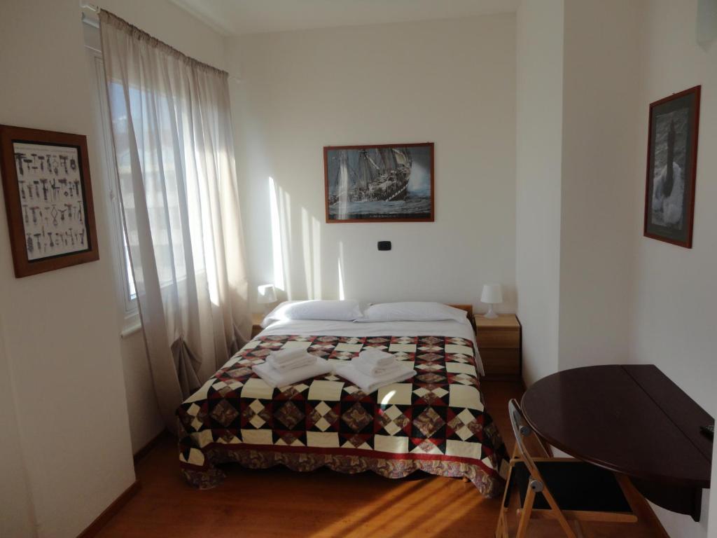 Alloggio Cavour Ferrara Habitación foto