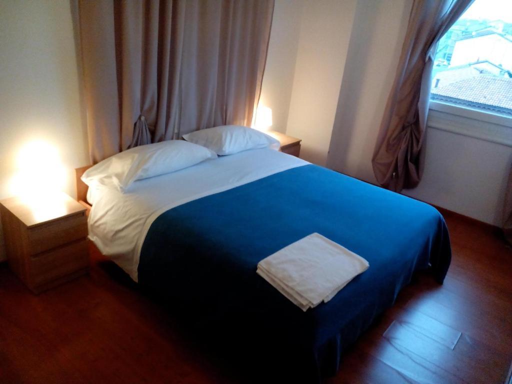 Alloggio Cavour Ferrara Habitación foto